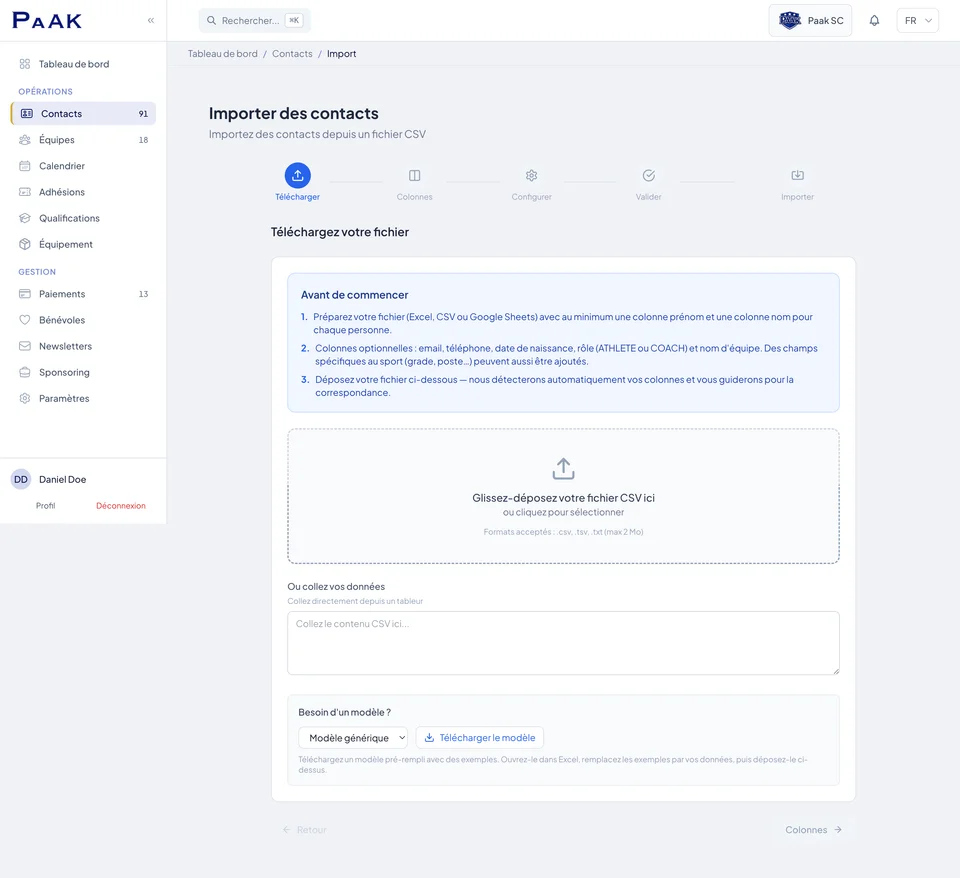 Assistant d'import CSV Paak — étapes Télécharger / Colonnes / Configurer / Valider / Importer