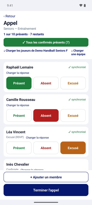 Application Paak, écran Appel : chaque joueur pointé présent, absent ou excusé, avec la mention « synchronisé »