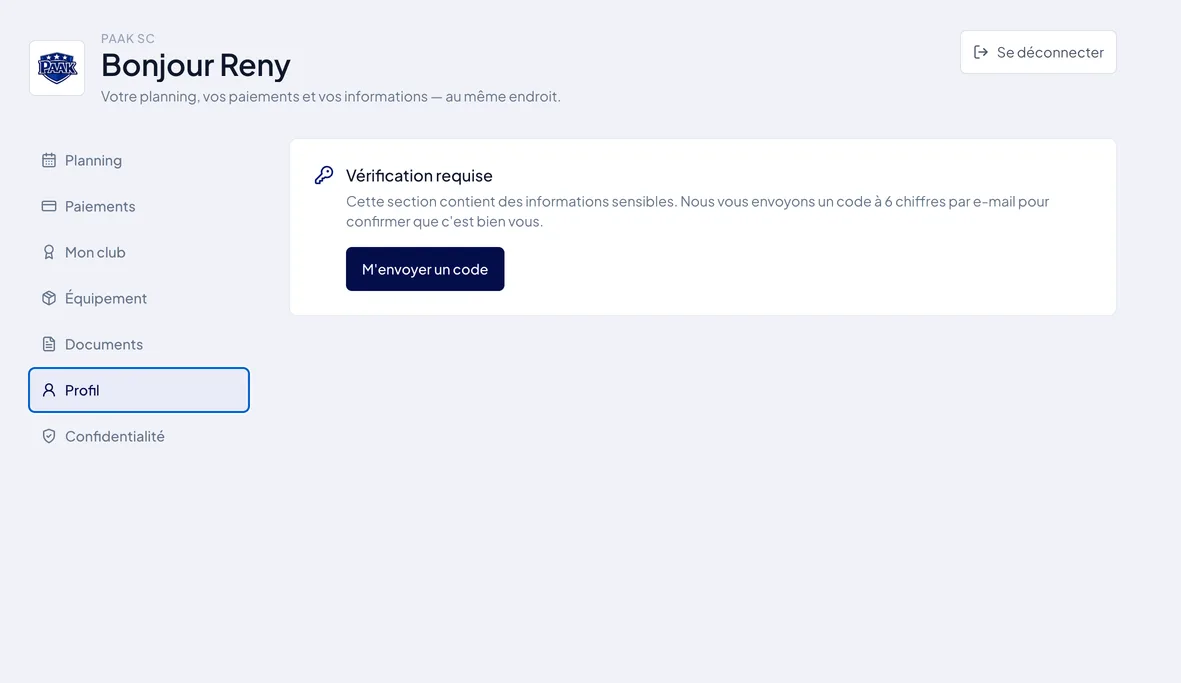 Espace membre Paak — sections sensibles protégées par un code à usage unique envoyé par email